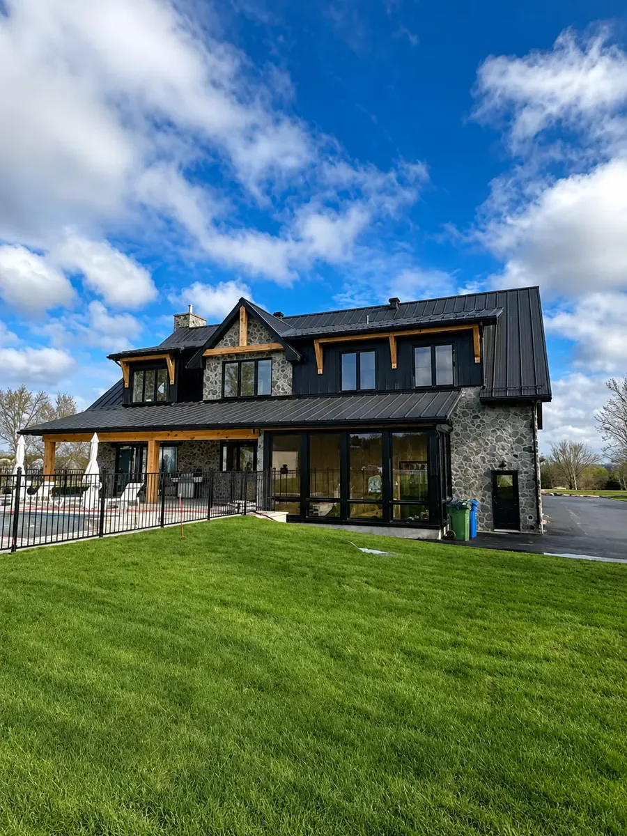 Maison en pierre réalisée par Construction ROAM